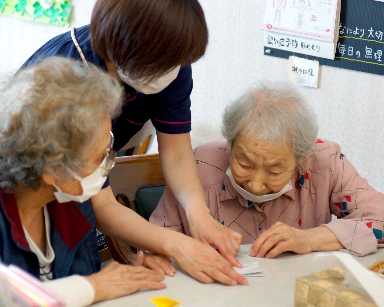 利用者様の小さな一歩に寄り添うスタッフ