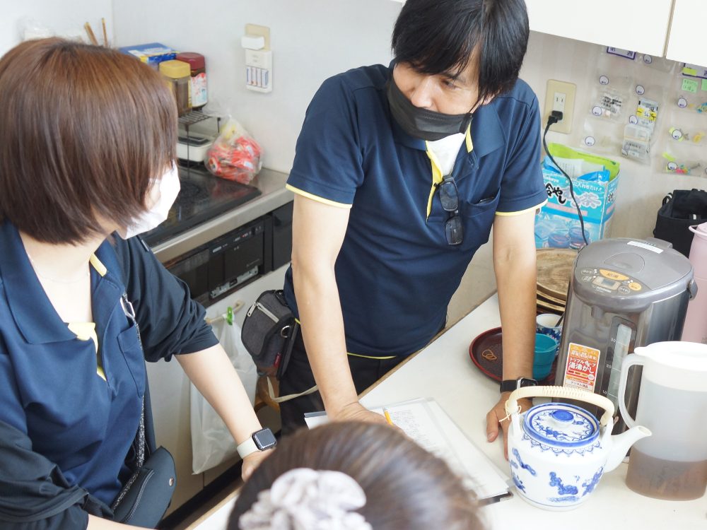 仲間と協力する